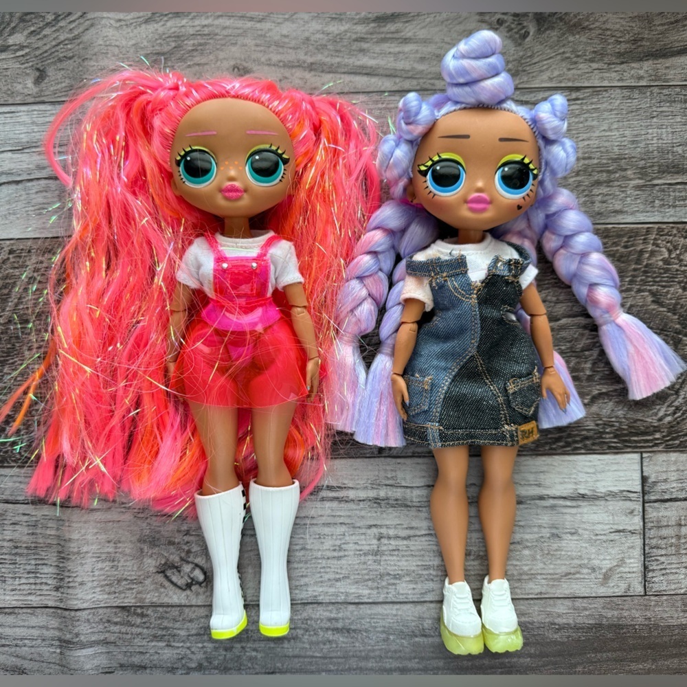 2 L.O.L. Surprise! O.M.G. Dolls